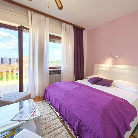 Apartment In Mit Grosser Terrasse Crikvenica