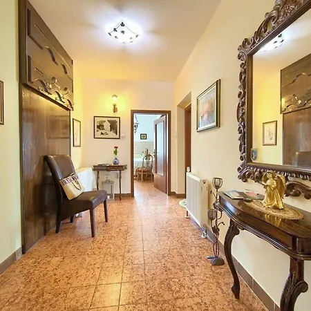 In Mit Grosser Terrasse Apartment Crikvenica
