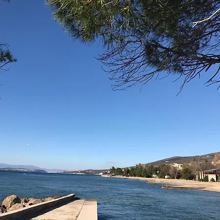 In Mit Grosser Terrasse Crikvenica